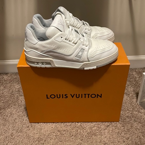 LV trainer sneaker (1A8WAX) - Picture 2 of 8